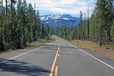 road in the rocky mountains | The Ten Top Motorcycle Routes in Colorado